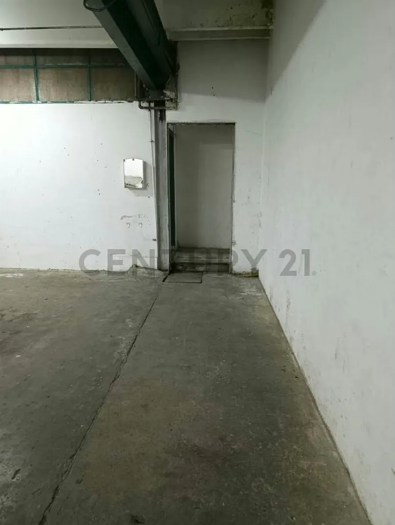 EN ALQUILER: AMPLIO LOCAL INDUSTRIAL / DEPOSITO EN PB EN LA YAGUARA - 7