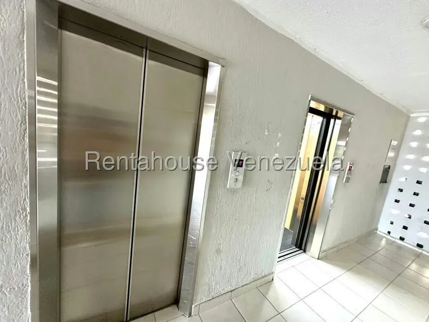 Apartamento (1 Nivel) en Venta en Zona Oeste, Lara - 26
