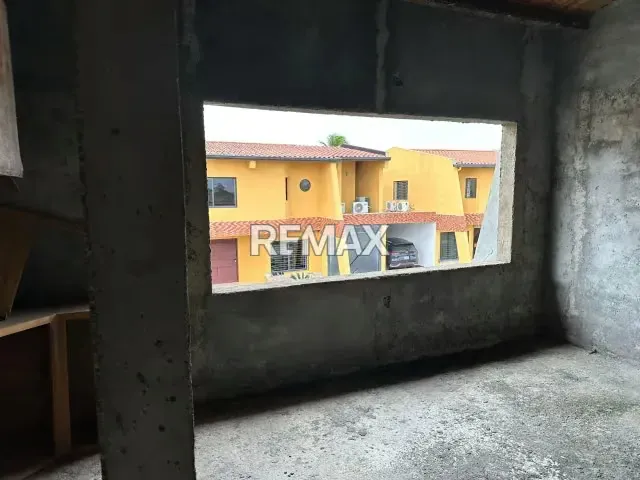 VENDO CASA EN OBRA GRIS LA GRANJA