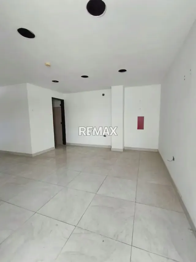 Se vende Local terminado de 28 metros cuadrados en el centro de San mateo - 5