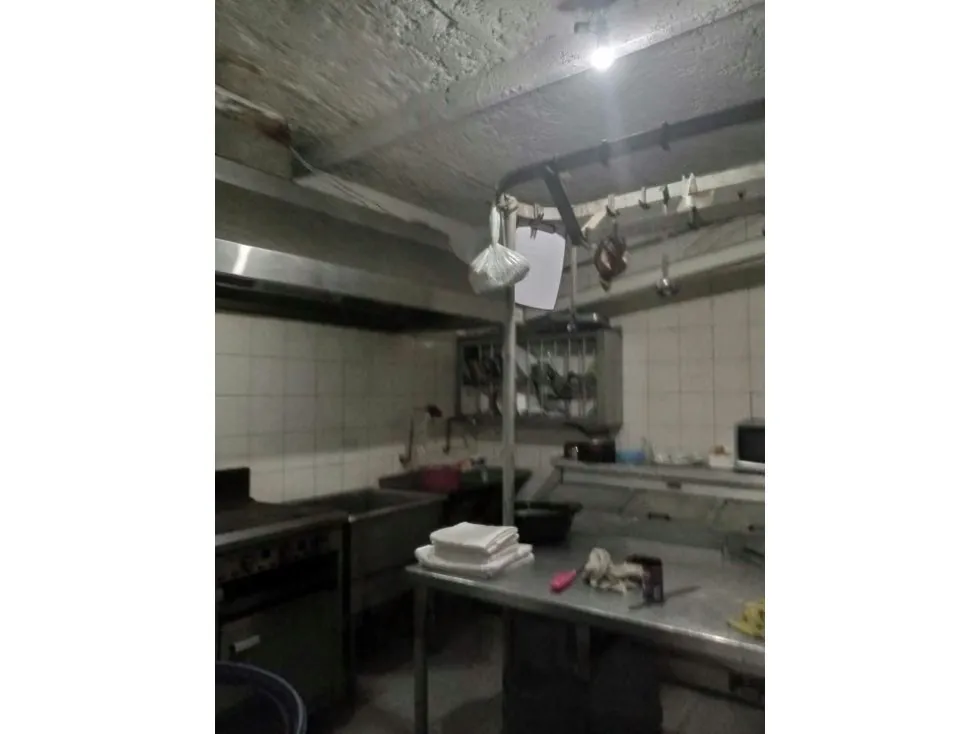 Local Bar Restaurante 232m2 Alquiler cerca Av. Baralt Caracas - 16