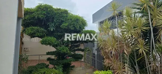 SE VENDE CASA EN CUMBRES DE CURUMOS - 2