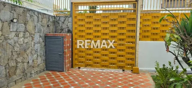 SE VENDE CASA EN CUMBRES DE CURUMOS - 4