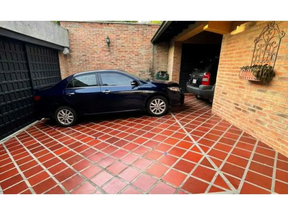 Se vende casa 450m2 La Boyera 9157