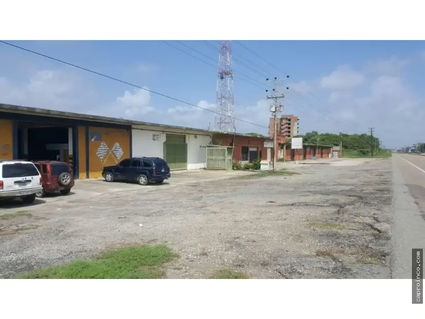 En venta terreno con bienhechurías en Tucacas C-4609966