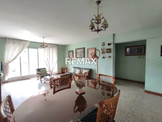VENTA AMPLIO APARTAMENTO EN LA AV BOLIVAR DE VALENCIA - 2