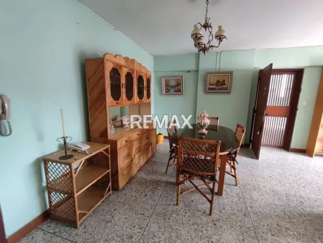 VENTA AMPLIO APARTAMENTO EN LA AV BOLIVAR DE VALENCIA - 3