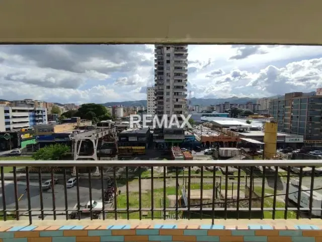 VENTA AMPLIO APARTAMENTO EN LA AV BOLIVAR DE VALENCIA - 7