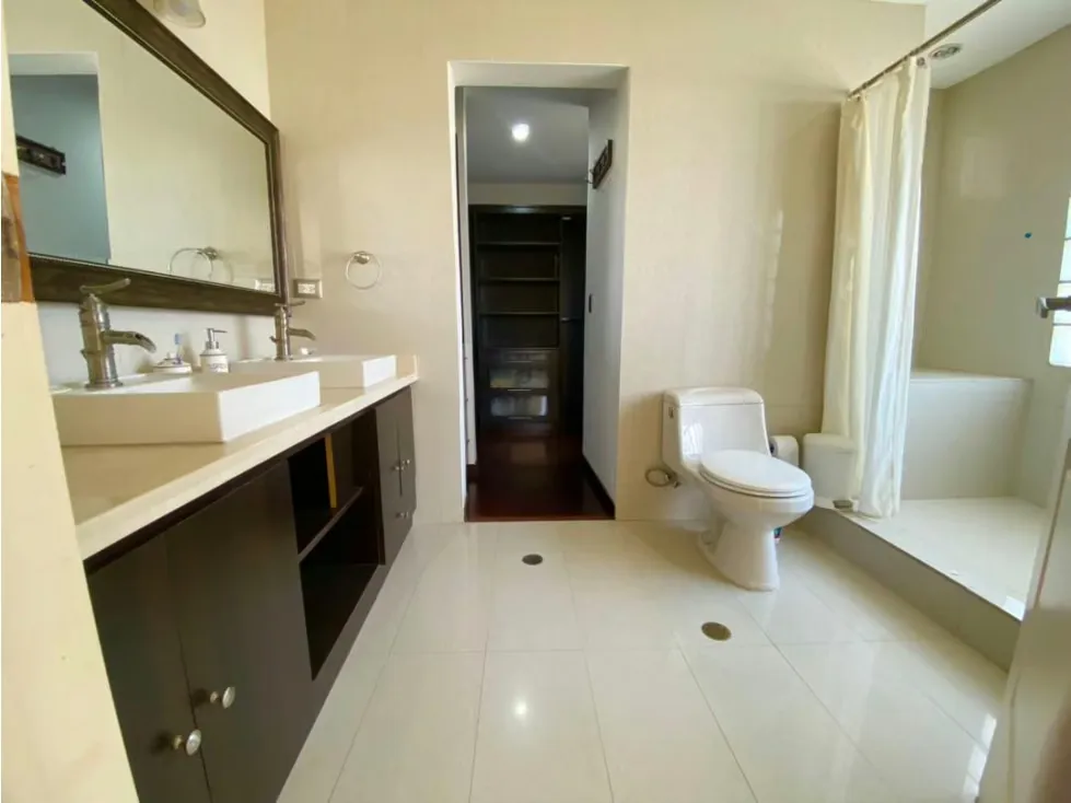 Se vende casa 580m² 4h+2s/4b+2s/4e Bosques de la lagunita - 20