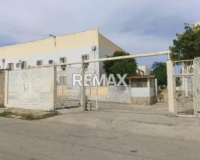 POTENCIAL Y CÓMODO APARTAMENTO EN PB EN LA AV JUAN BAUTISTA ARISMENDI - 2