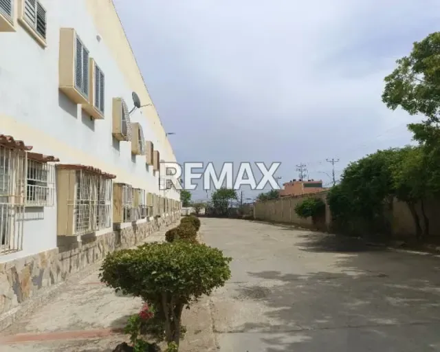 POTENCIAL Y CÓMODO APARTAMENTO EN PB EN LA AV JUAN BAUTISTA ARISMENDI - 3