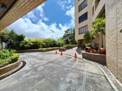 En Venta Apartamento con Vista Panorámica en Los Naranjos del Hatillo - 4