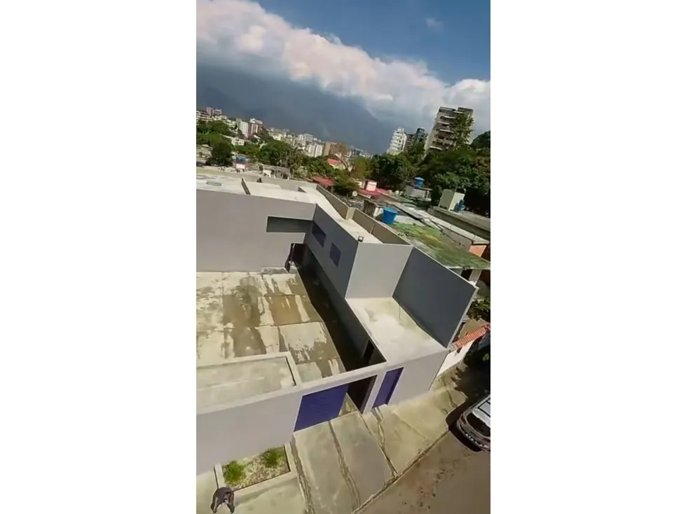 Vendo casa 550m2 7h/2b/4p Colinas de Bello Monte 6840 - 2
