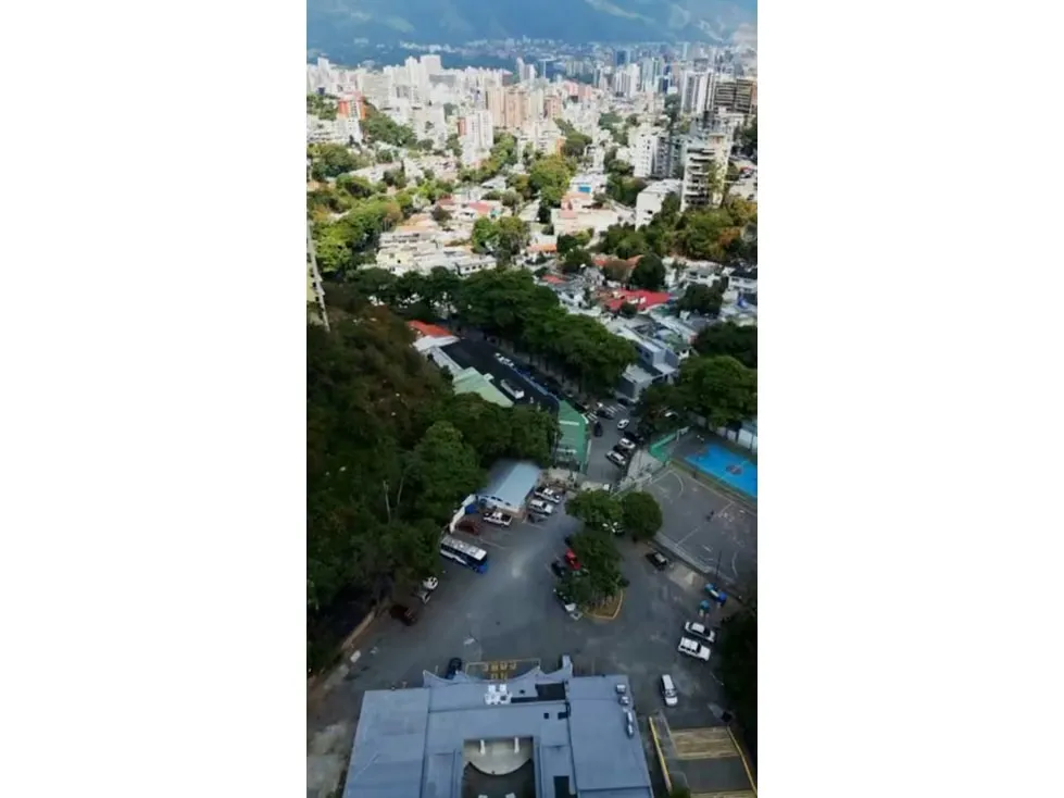 Vendo casa 550m2 7h/2b/4p Colinas de Bello Monte 6840 - 3