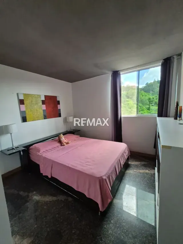 SE VENDE HERMOSO APARTAMENTO CON BELLA VISTA EN EL MIRADOR DE LA TAHONA. PISO BAJO. M7 - 17