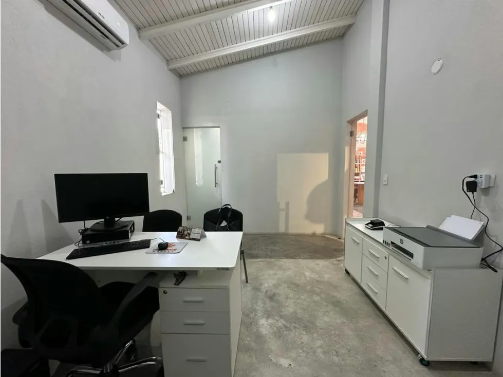 Se Alquila Local Comercial 14,5m² Los Palos Grandes - 2
