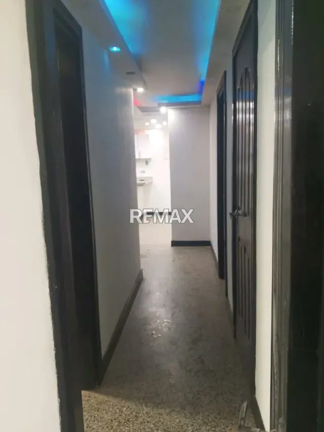 En venta apartamento ubicado en la Urbanización San Francisco - 4