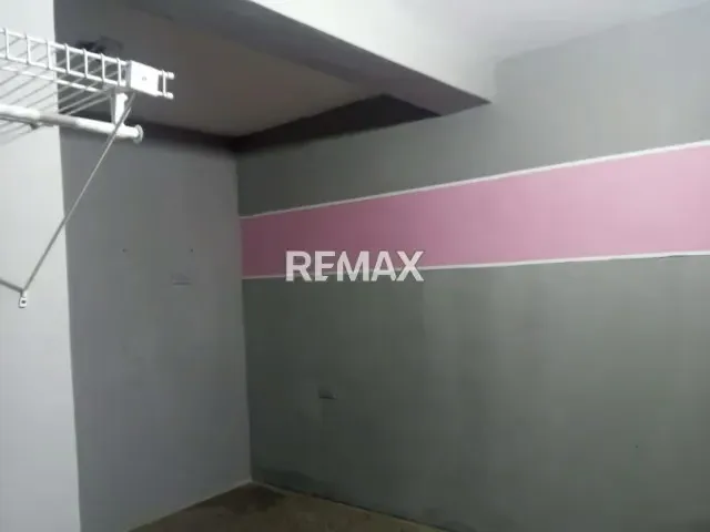 En venta apartamento ubicado en la Urbanización San Francisco - 5