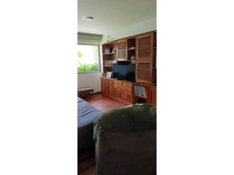 Se vende apartamento 236m2 Colinas de Santa Monica 9962 - 9