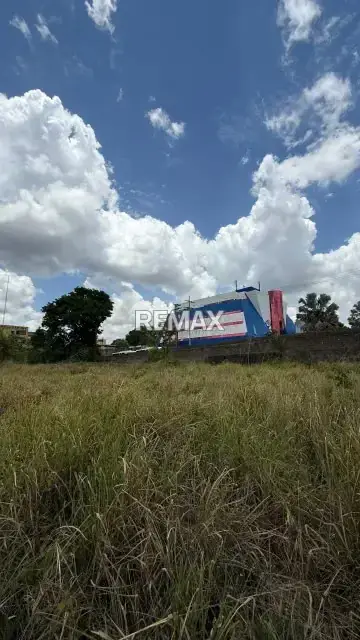 SE VENDE TERRENO COMERCIAL EN AV. ORINOCO