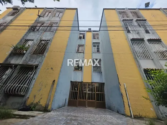 Apartamento. Venta. Los Teques, Santa Teresa