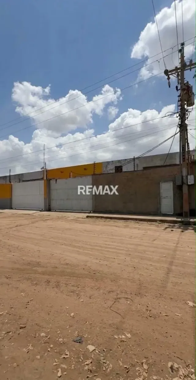 Se Vende Galpón en Zona Industrial