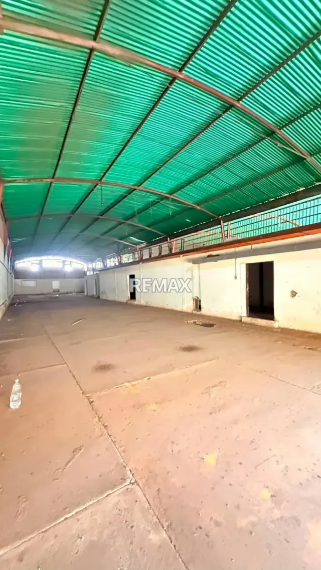 Se Vende Galpón en Zona Industrial - 3