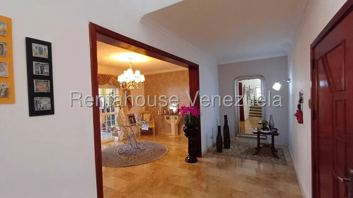 Casa (Multipes Niveles) en Venta en Prados del Este, Distrito Metropolitano - 3