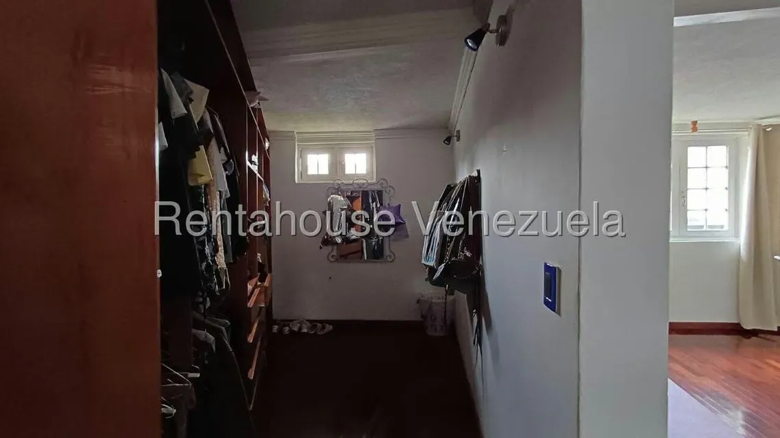 Casa (Multipes Niveles) en Venta en Prados del Este, Distrito Metropolitano - 23