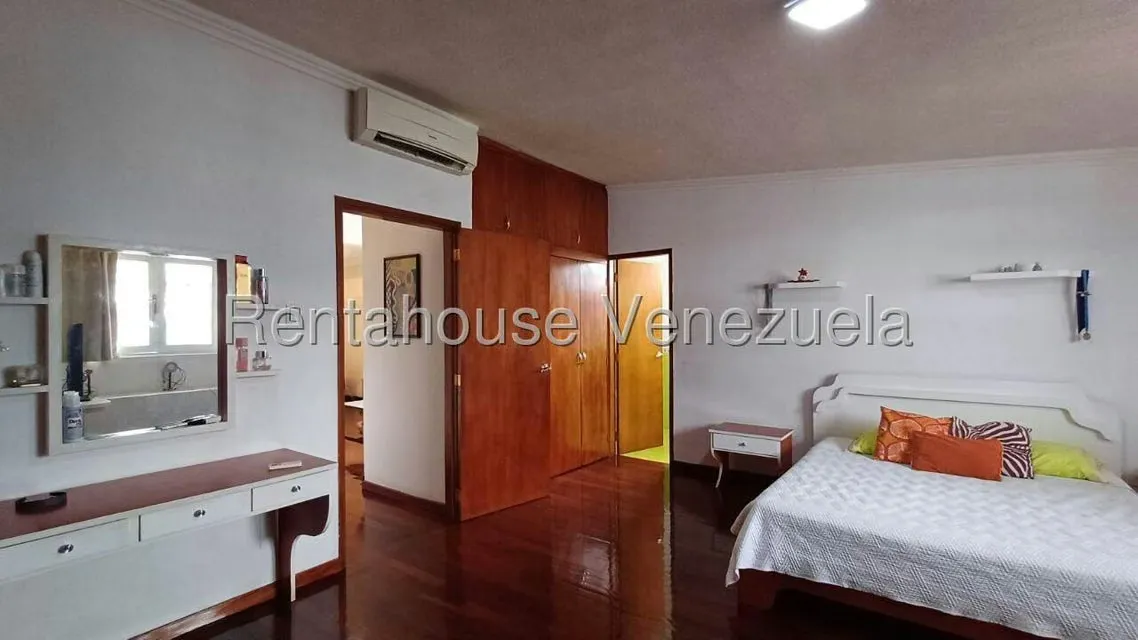 Casa (Multipes Niveles) en Venta en Prados del Este, Distrito Metropolitano - 26