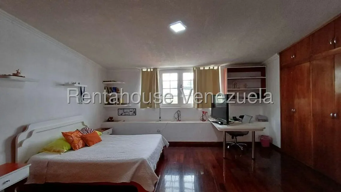 Casa (Multipes Niveles) en Venta en Prados del Este, Distrito Metropolitano - 27