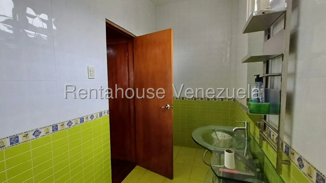 Casa (Multipes Niveles) en Venta en Prados del Este, Distrito Metropolitano - 29