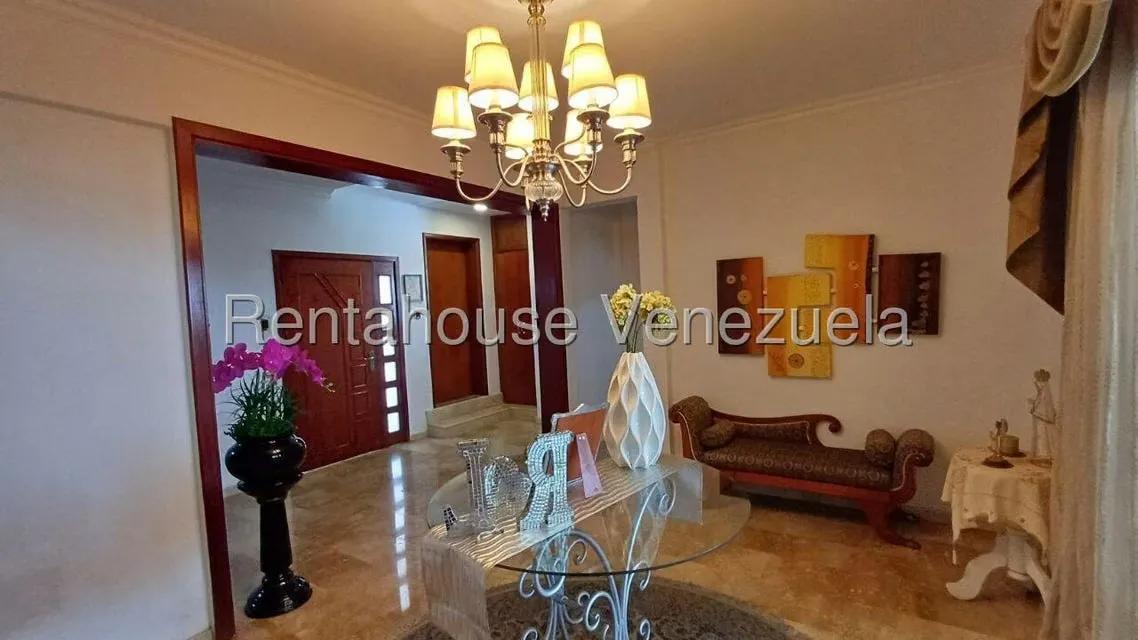 Casa (Multipes Niveles) en Venta en Prados del Este, Distrito Metropolitano - 4