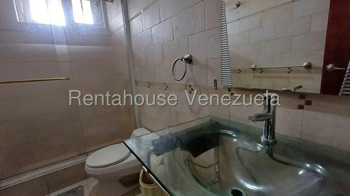 Casa (Multipes Niveles) en Venta en Prados del Este, Distrito Metropolitano - 33