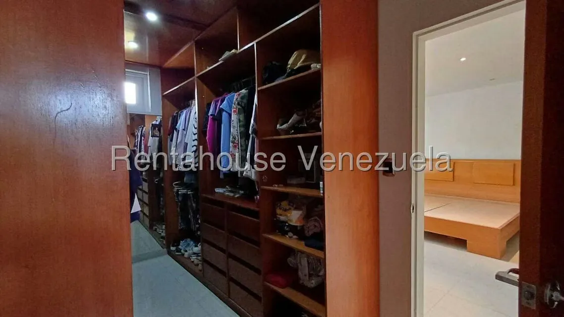 Casa (Multipes Niveles) en Venta en Prados del Este, Distrito Metropolitano - 38