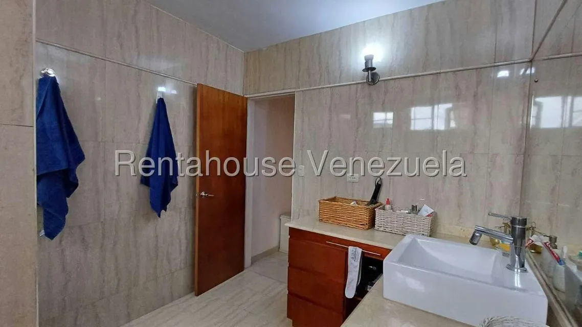 Casa (Multipes Niveles) en Venta en Prados del Este, Distrito Metropolitano - 39
