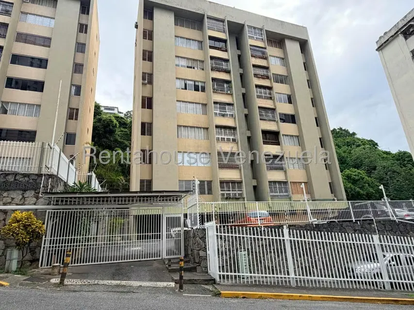 Apartamento (1 Nivel) en Venta en Colinas de Santa Monica, Distrito Metropolitano - 2
