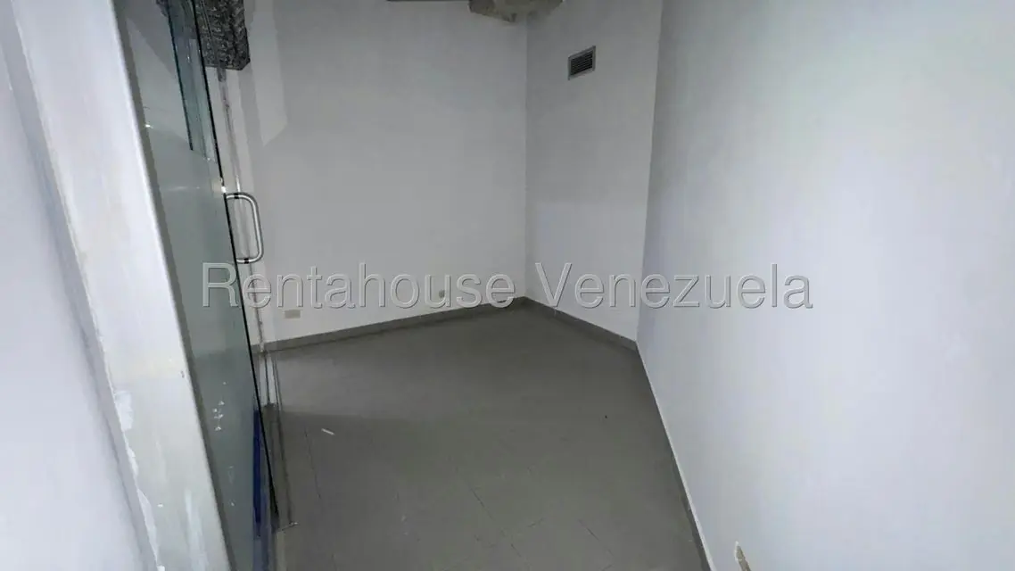Oficina en Alquiler en Las Minas, Miranda - 8