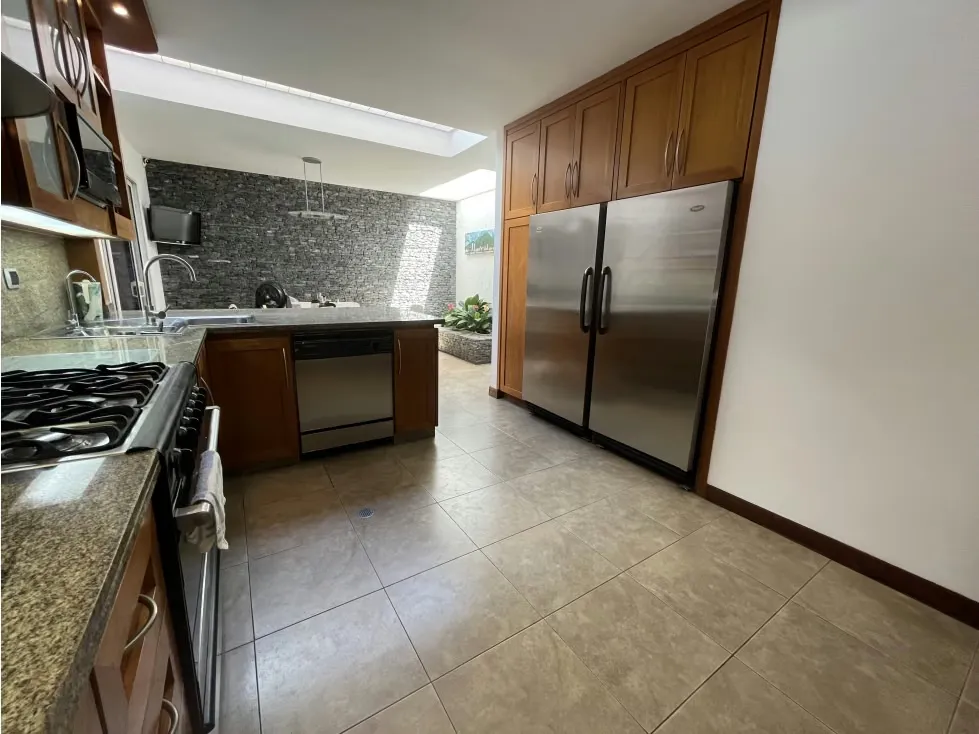 Se vende casa 320m2 Sebucan 7364 - 8