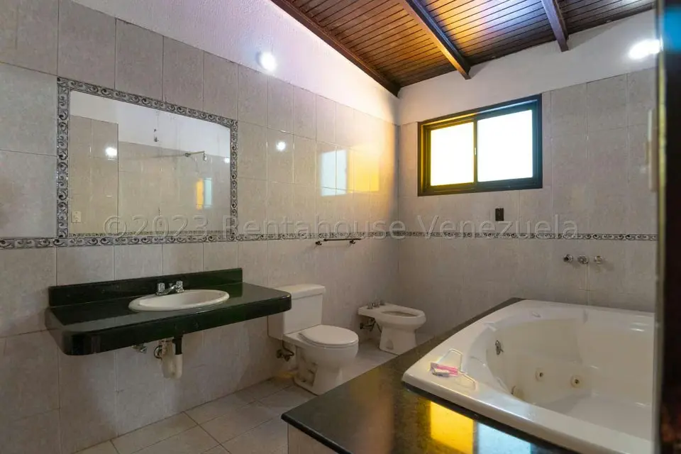Comercial (Edificio) en Venta en San Antonio, Miranda - 26