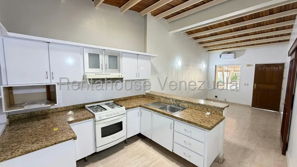 Casa (Multipes Niveles) en Venta en Roca Nostra, Lara - 11