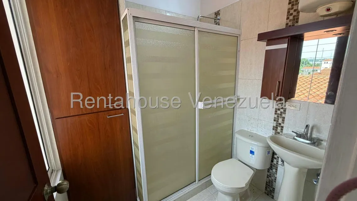 Casa (Multipes Niveles) en Venta en Roca Nostra, Lara - 14
