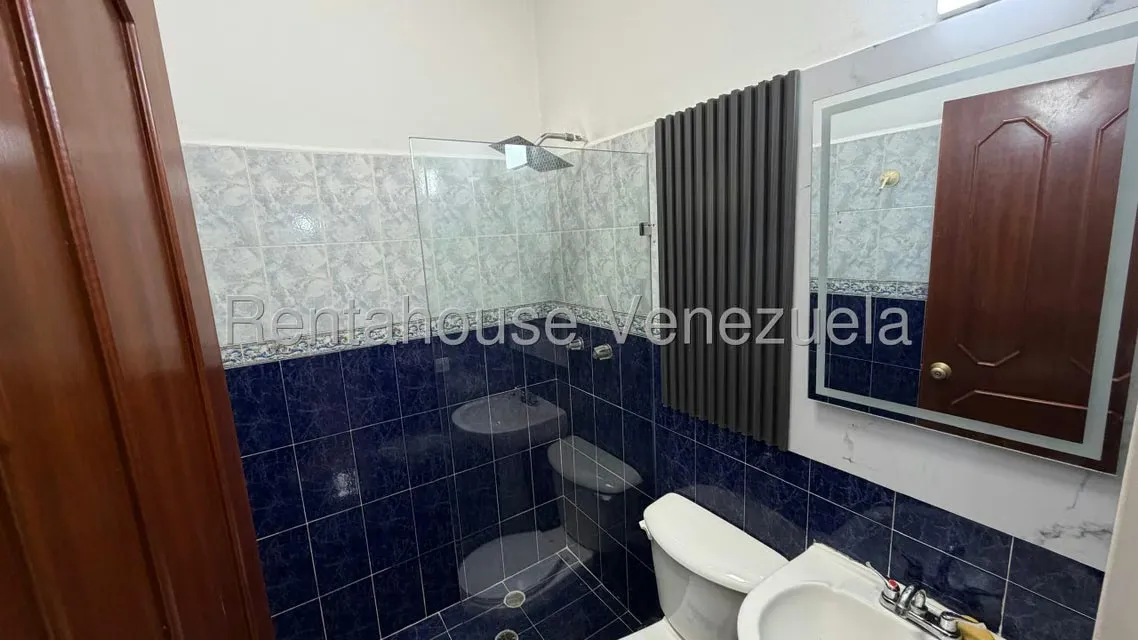 Casa (Multipes Niveles) en Venta en Roca Nostra, Lara - 26