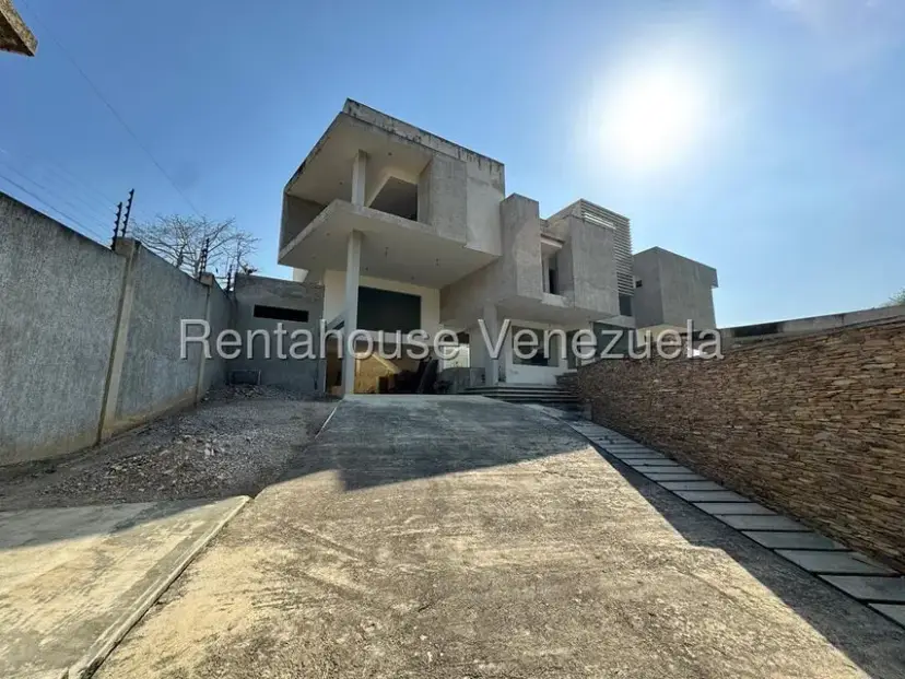 Casa (Multipes Niveles) en Venta en El Manzano, Lara