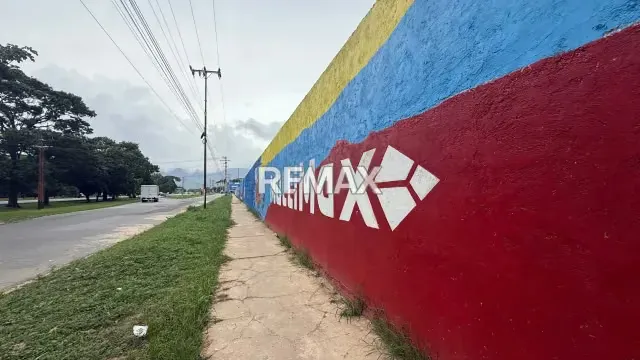 Venta casa de 2 niveles en Mañongo en la vía de servicio de la autopista - 4