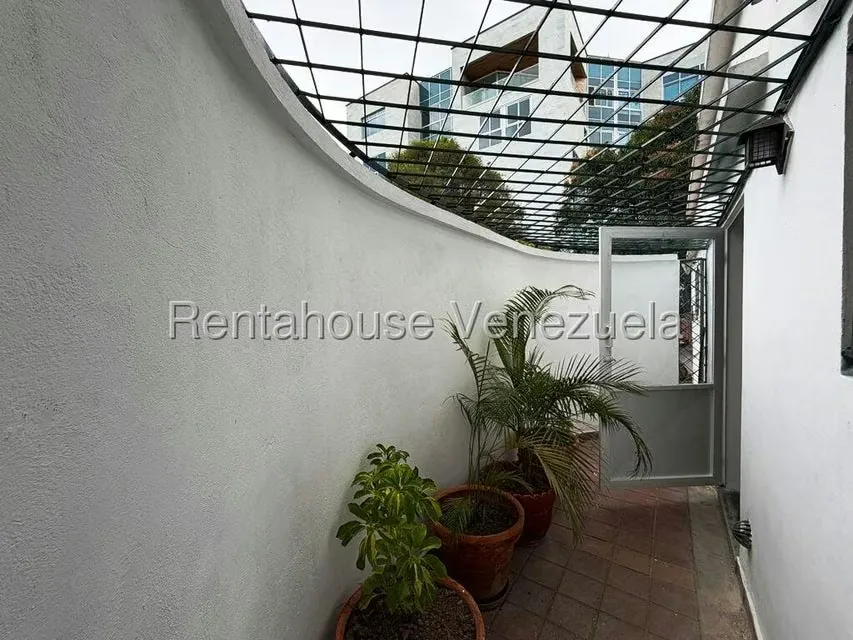 Anexo (Duplex) en Alquiler en Valle Arriba, Distrito Metropolitano - 16