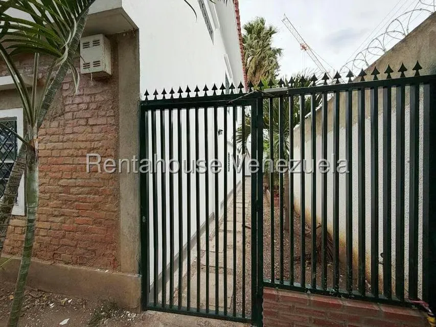 Anexo (Duplex) en Alquiler en Valle Arriba, Distrito Metropolitano - 3