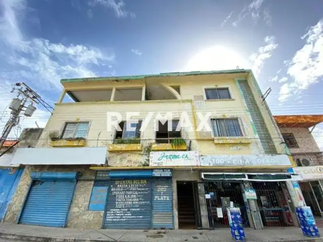 EDIFICIO EN VENTA A UNAS CUADRAS DEL ´PUERTO DE LA MAR, PORLAMAR.