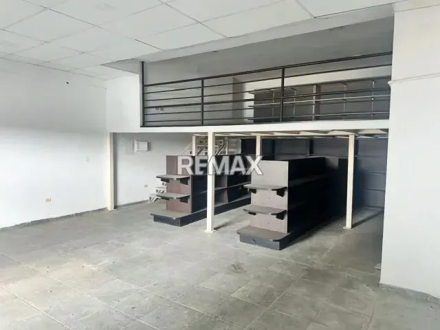 SE ALQUILA LOCAL EN EL CENTRO