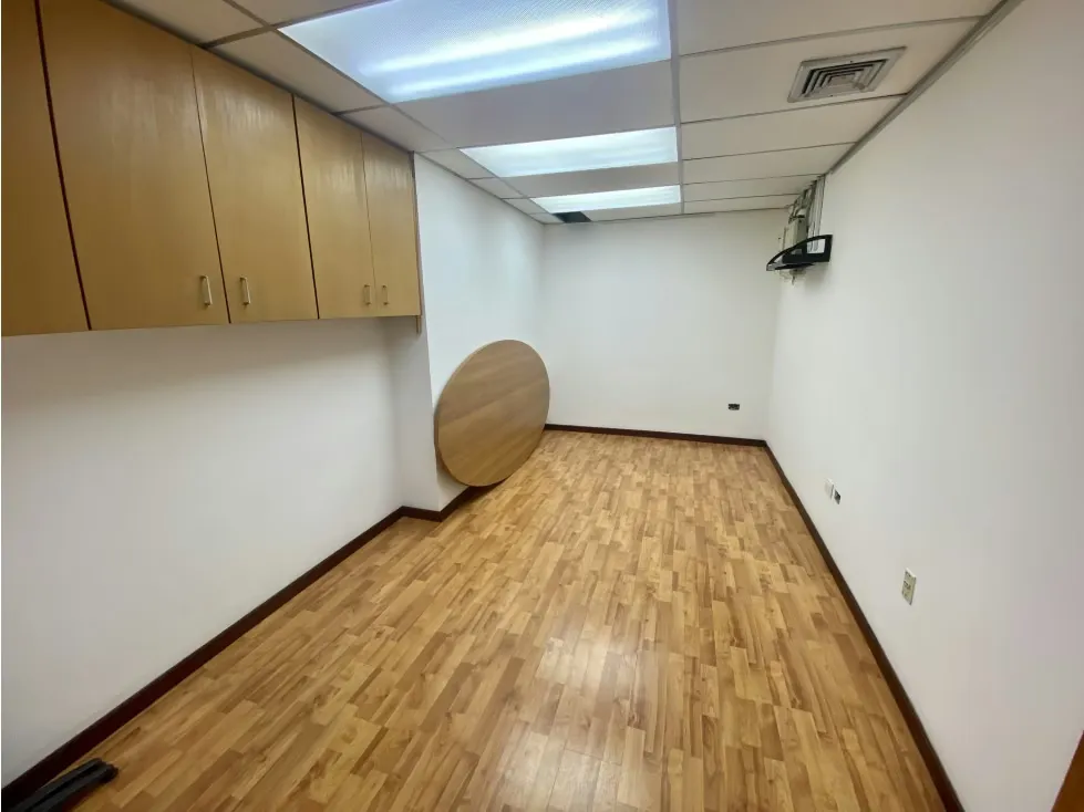 Alquilo oficina 150m2 Parque Cristal 7647 - 13